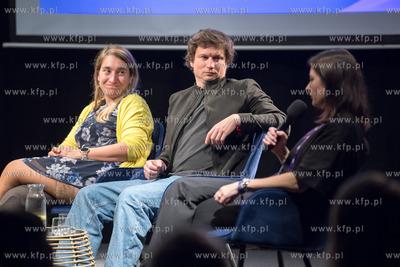 Spotkanie "Wojna obok nas. Historie odwagi, krzywdy,...