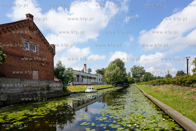 Nowy Dwór Gdański. Promenada wzdłuż rzeki Tugi....