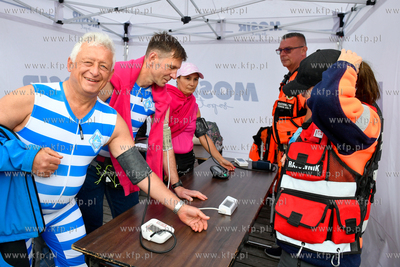 Charytatywny skok z sopockiego molo. 23.06.2024 fot....