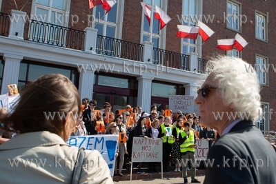 Gdańsk, Pomorski Urząd Wojewódzki. Maturzyści zorganizowali...