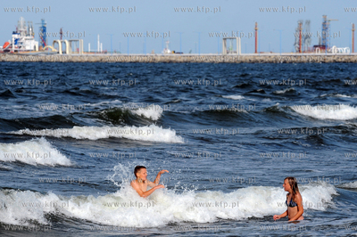 Gdansk, plaza miedzy Westerplatte a Portem Polnocnym...