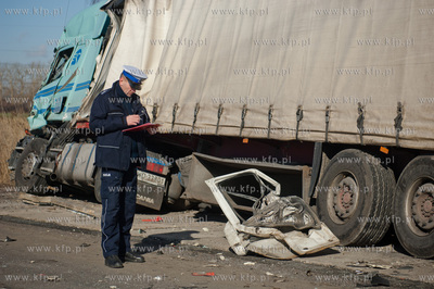 Bogatka. Smiertelny wypadek drogowy z udzialem samochodu...
