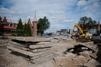 Gdansk. Wznowione po kilku miesiecznej przerwie, prace...