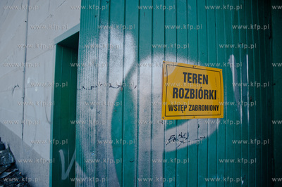 Gdansk. Rozbiorka hali sportowej nalzacej do klubu...