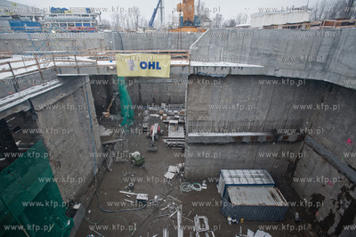 Gdansk. Wisloujscie. Montaz maszyny drazacej TMB, ktora...