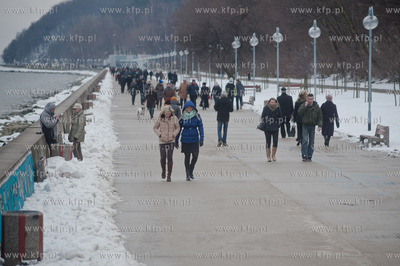 Gdynia. Niedzielne, wielkanocne popoludnie na bulwarze...