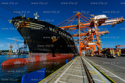 Najwiekszy kontenerowiec w historii portu MSC Charleston,...