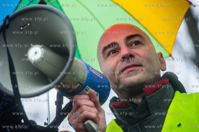 Gdansk. Plac Solidarnosci. Wiec dla obrony demokracji...