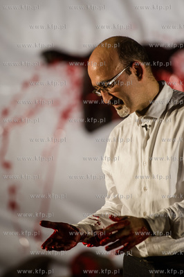 Gdańsk. Teren Muzeum II Wojny Światowej. Performance...