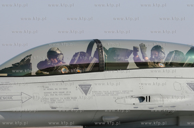 Poznan , Krzesiny 31 Baza Lotnicza Nz. Pilot F-16 ***...