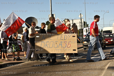 Chwaszczyno. Protest mieszancow Chwaszczyna i okolicznych...