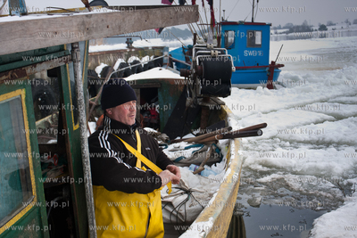 Gdansk Swibno. NZ Rybacy z portu w Swibnie na wlasna...