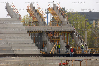 Gdynia. Budowa nowego stadionu pilkarskiego przy ul....