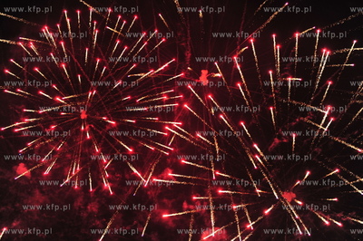 Pokaz fajerwerkow na sopockim molo z okazji nowego...