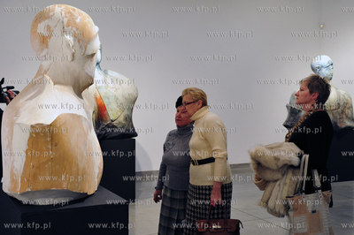 Panstwowa Galeria Sztuki - Sopot. Wystawa rzezby profesora...