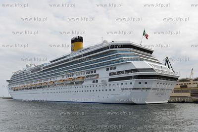 Do gdynskiego portu zwinal wycieczkowiec Costa Pacifica,...