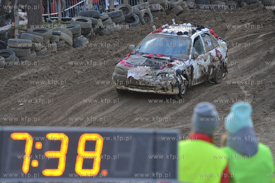 ZYWE TRUPY GRASOWAŁY W KOLIBKACH. Kolejna 14. juz...