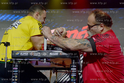 Hala Sportowo - Widowiskowa w Rumi. 50. Gala Armwrestligu...