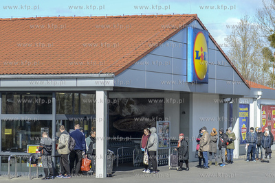 W zwiazku z epidemia koronawirusa COVID-19 w gdynskich...