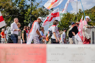 Gdańsk.  Marsz godności dla Białorusi.  Społeczna...