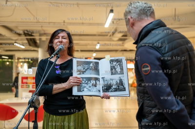 Gdańsk, Centrum Handlowe Manhattan. Spotkanie promocyjne...
