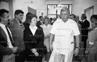 Danuta Walesowa podczas otwarcia remontowanego oddzialu...