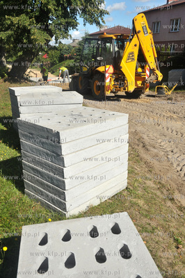 Wies Sulmin na Kaszubach w gmienie Zukowo. Budowa wiejskiej...