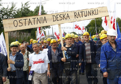 Gdynia.  Obrona stoczni polską racją stanu - pod...