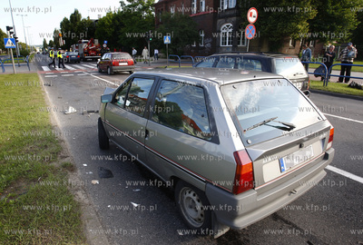 Gdansk. Wypadek Hondy Accord i Citroena Ax na skrzyzowaniu...