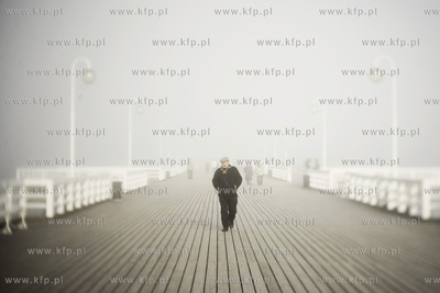 Sopot. Mgla na molo.
11.03.2010
fot. Krzysztof Mystkowski...