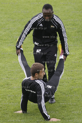 Gdansk. Emenuel Olisadebe trenuje z druzyna Lechii...