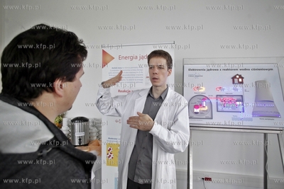 Gdanski Park Naukowo Technologiczny. Atomowy Autobus.
01.12.2012
fot....