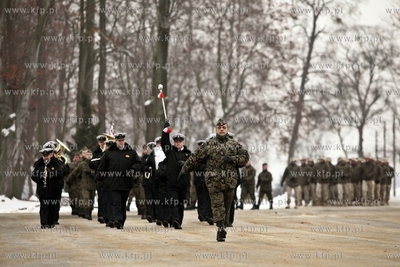 Uroczystosc powitania zolnierzy 49. Bazy Lotniczej...