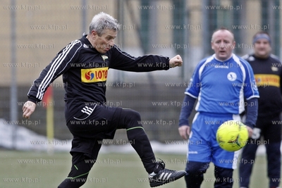 Gdansk. Boisko przy ul. Traugutta.  Sylwestrowy mecz...