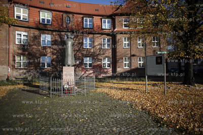 Pomnik ks. Bronislawa Komorowskiego w Gdansku Wrzeszczu.
26.10.2012
fot....