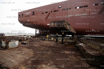 Stocznia Gdansk. Budowa statku typu PSV Ocean Art do...