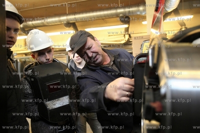 Dzien otwarty dla uczniow w Stoczni Gdansk i GSG Towers...