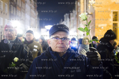 Solidarność Białych Róż pod Fontanną Neptuna...