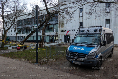 Przeczesywanie i rozkopywanie terenu byłej Zatoki...