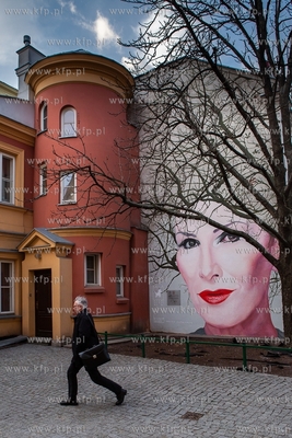 Mural z wizerunkiem Kory autorstwa Bruna Althamera,...