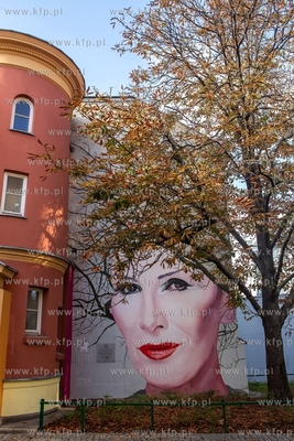 Mural z wizerunkiem Kory autorstwa Bruna Althamera,...