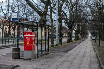 Gdańsk, Przystanek tramwajowy Zamenhoffa. Nz. Automat...