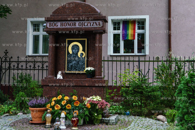 Gdańsk Wrzeszcz, ul. Matejki.  Nz. Tęczowa flaga...