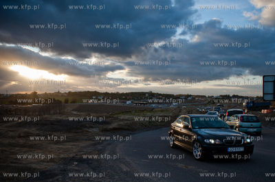 Gdansk. Budowa wezla drogowego Karczemki i trasy WZ....