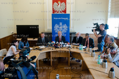 Gdansk. Pomorski Urzad Wojewodzki. Sala Kominkowa....