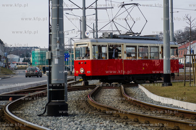 Gdansk. Dzien kobiet w zabytkowym tramwaju 105 N z...