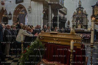 Gdansk. Katredra Oliwska. Wprowadzenie trumny z cialem...