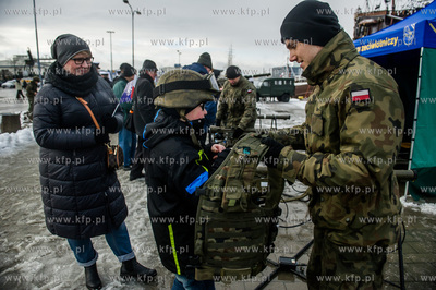 Gdynia. Skwer Kościuszki. Piknik wojskowy pt. Bezpieczna...