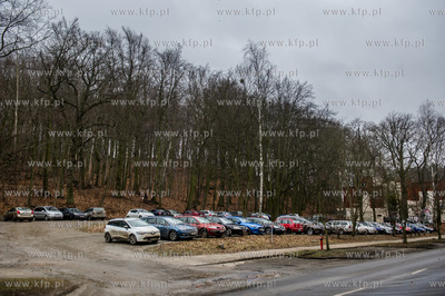 Gdańsk. Wrzeszcz. Parking przy ulicy Jaśkowa Dolina.
20.02.2017
fot....