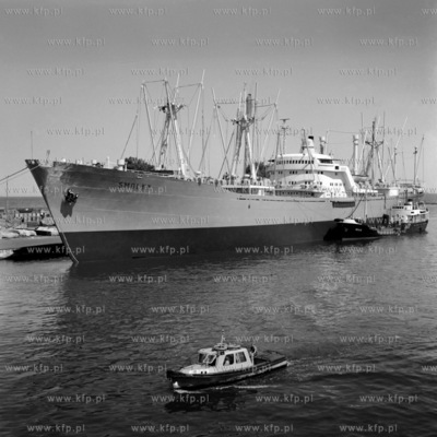 Statek Smolny w porcie gdańskim.
1968
0004936z_1968
Fot....
